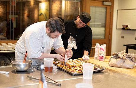 Zammer students preparing a dish